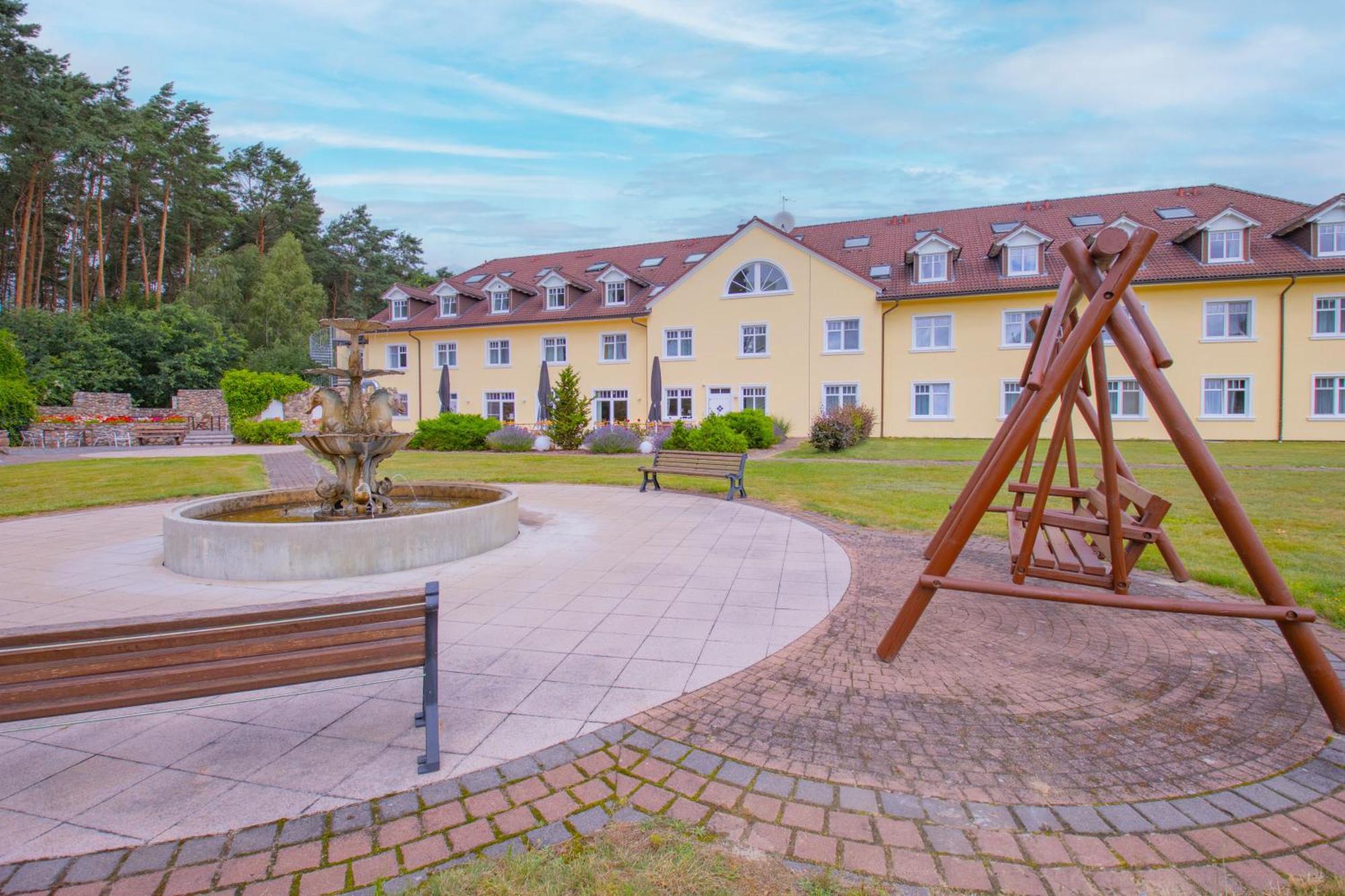 Ferien Hotel Flaeming Niemegk  Exterior photo